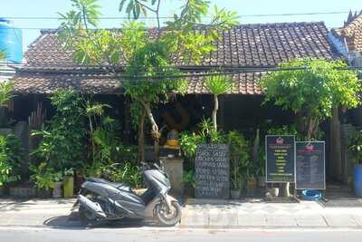 Bintang Elephant Mina Warung