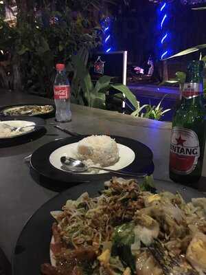 Bintang Elephant Mina Warung