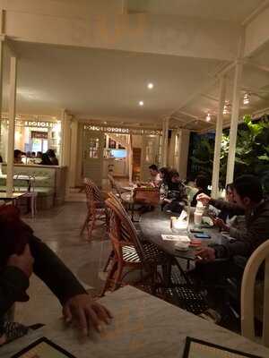 Giggle Box - Jalan Progo Bandung