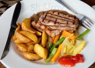 Sierra Cafe & Lounge