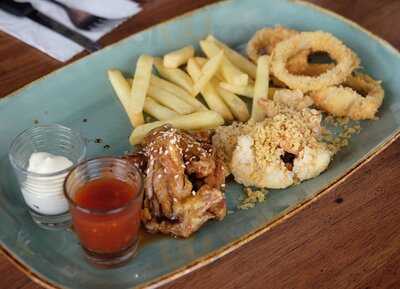 Sierra Cafe & Lounge