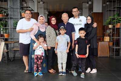 Sierra Cafe & Lounge