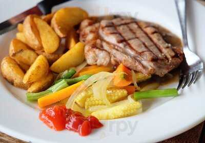 Sierra Cafe & Lounge