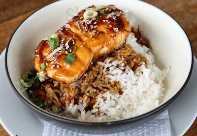 Sierra Cafe & Lounge