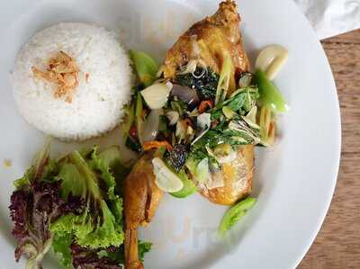 Sierra Cafe & Lounge