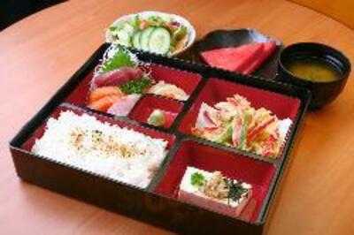 Standing Sushi Bar La Piazza