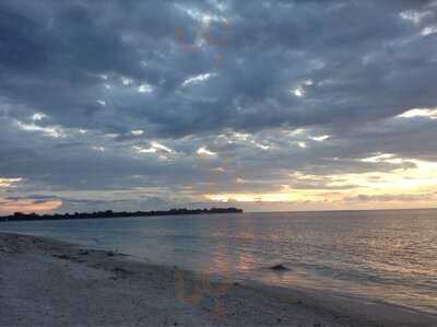 Adeng Adeng Beach Bar
