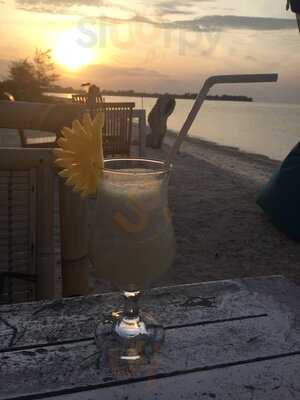 Adeng Adeng Beach Bar