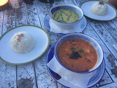 Adeng Adeng Beach Bar