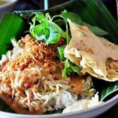 Nasi Pecel Mbok Sador