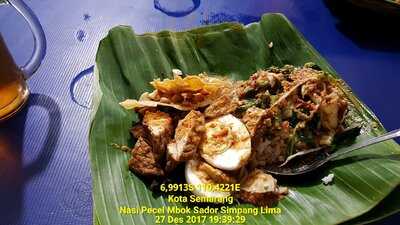 Nasi Pecel Mbok Sador