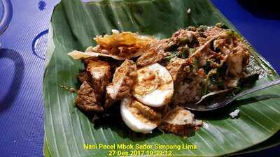 Nasi Pecel Mbok Sador