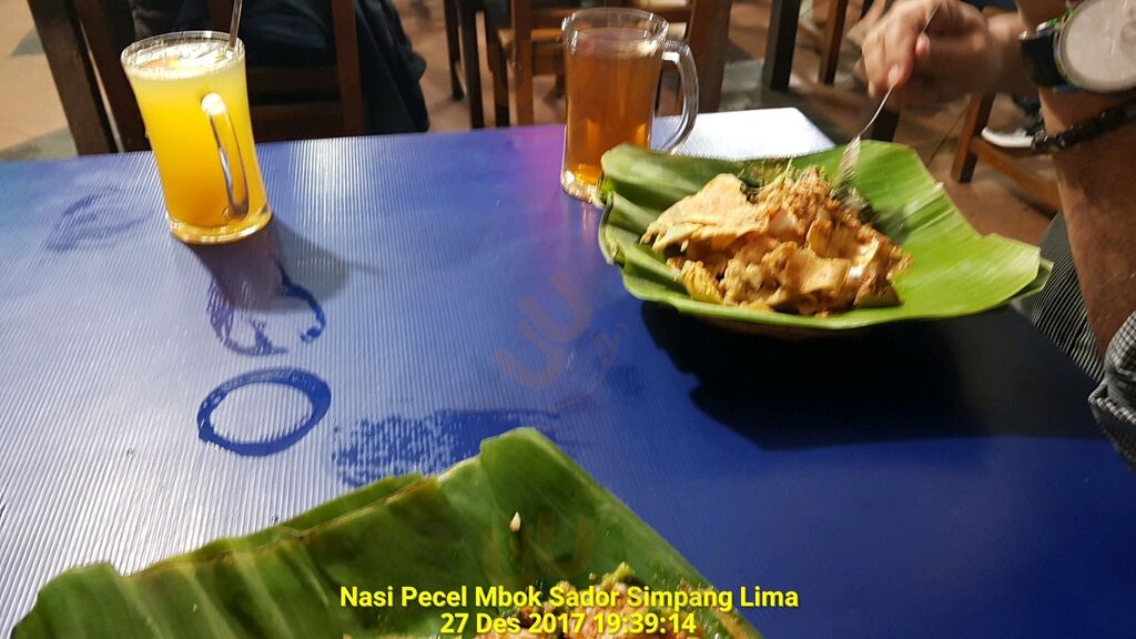 Nasi Pecel Mbok Sador