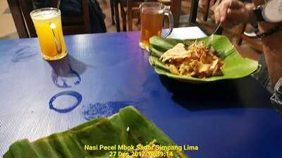 Nasi Pecel Mbok Sador