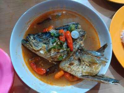 Gulai Kepala Ikan Pak Untung
