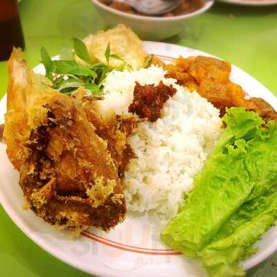 Ayam Goreng Mbok Berek