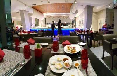 Collage All Day Dining