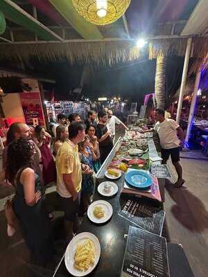 Zipp Bar Restaurant & Bungalows