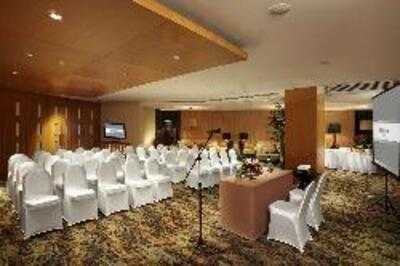 Oakroom Restaurant & Bar