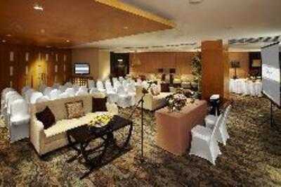 Oakroom Restaurant & Bar