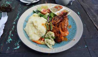 Warung Pantai Batu Belig