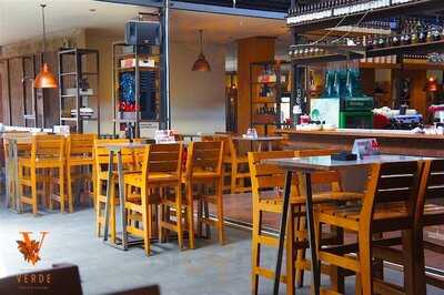Verde Resto And Lounge