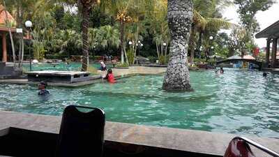Banyumili Restaurant & Swimming Pool