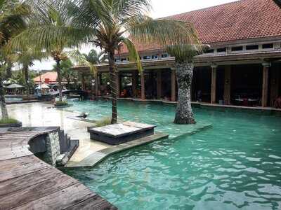 Banyumili Restaurant & Swimming Pool