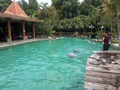 Banyumili Restaurant & Swimming Pool