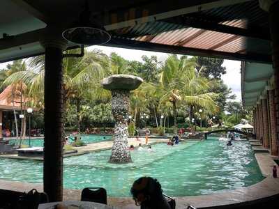 Banyumili Restaurant & Swimming Pool
