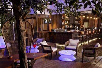 Slam (sky Lounge At Mercure)