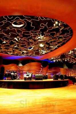 The Only One Club. Lounge & Resto