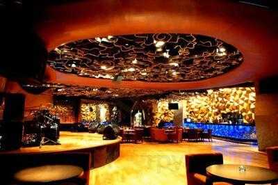 The Only One Club. Lounge & Resto