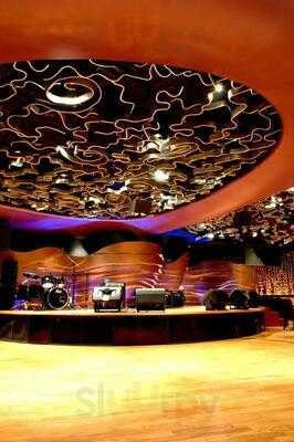 The Only One Club. Lounge & Resto