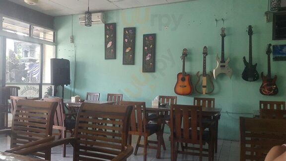 Paradise Toba Warung