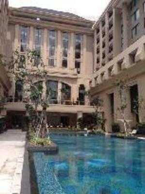 Hotel Tentrem Yogyakarta Pool Bar