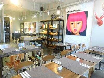 2mad Eatery Resto & Gallery