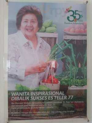 Es Teler 77 Pantai Losari