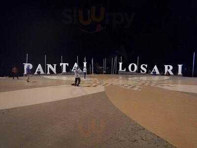 Es Teler 77 Pantai Losari