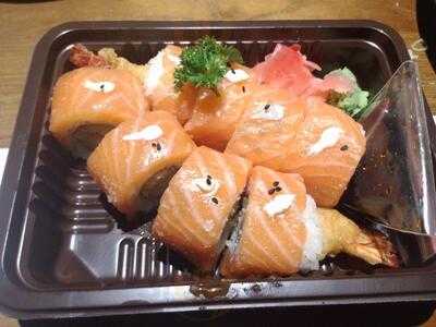 Poke Sushi Dharmawangsa