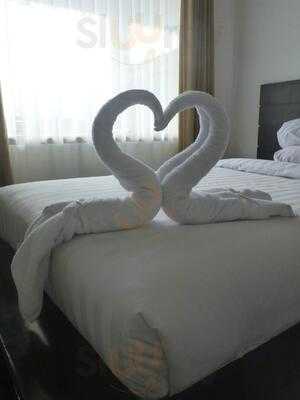 Satriya Restaurant & Bar