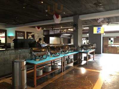 Pavoz Restaurant & Bar