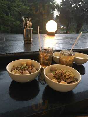 Bakmi Golek Restaurant