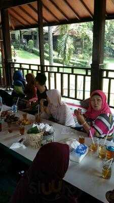 Restoran Taman Ayam Panggang Situ Gintung
