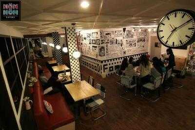 Nom Nom Eatery