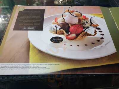 Haagen-dazs Beachwalk Shopping Center