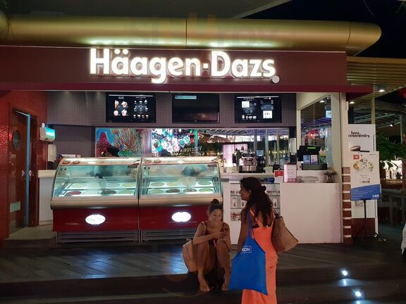 Haagen-dazs Beachwalk Shopping Center