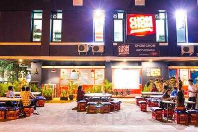Chom Chom Cafe