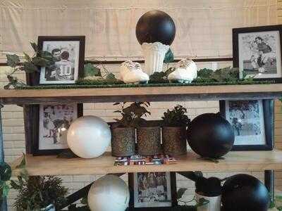 Mama Goose Restaurant & Bar