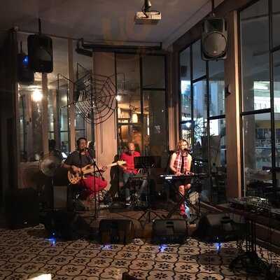 Gusto Tapas & Wine Bar